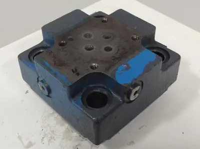 USED VICKERS CVCS25D1S210S19