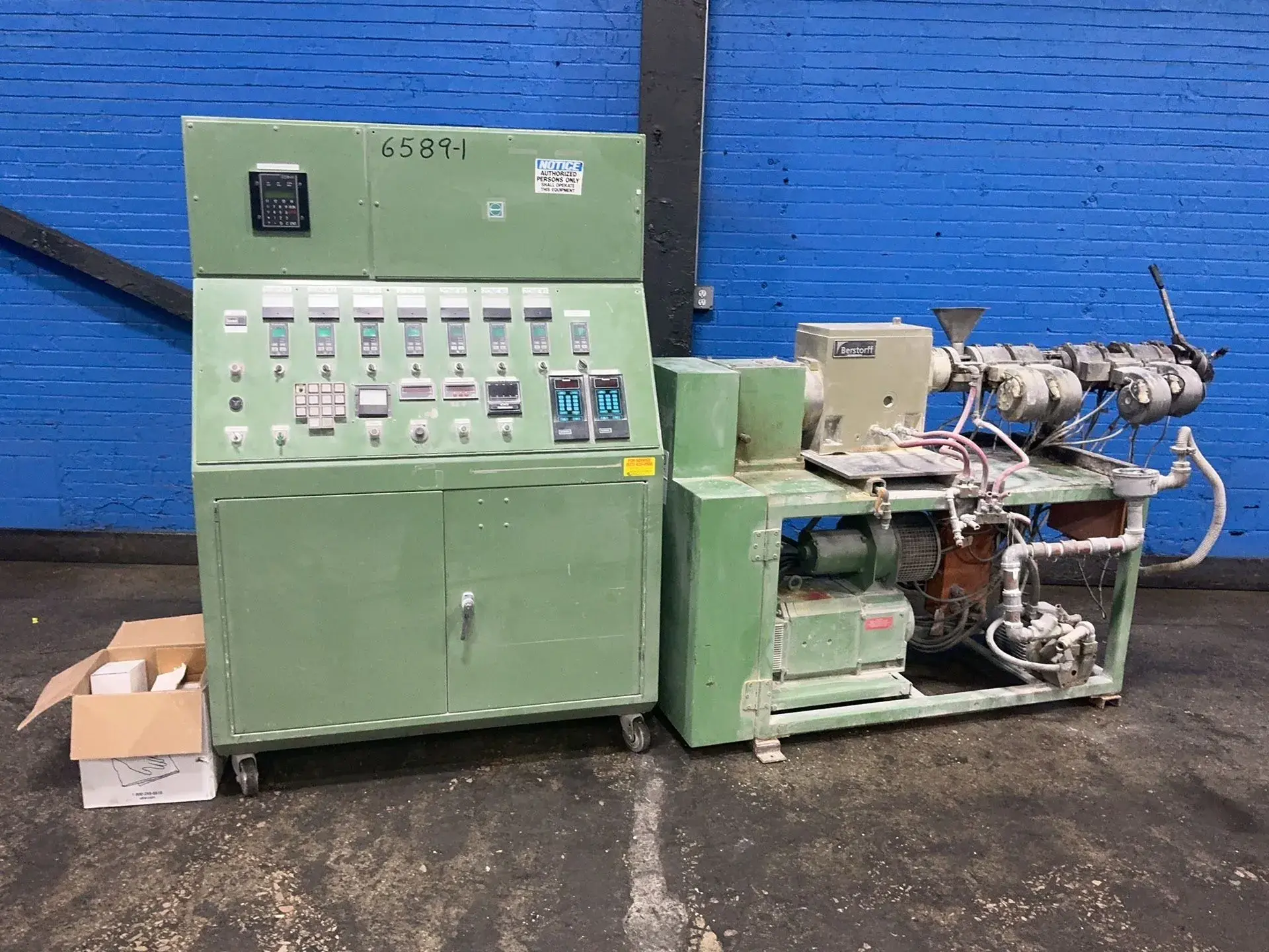 Used 1991 BERSTORFF ZE 25X33D Misc Plastics Equipment Ohio US | HGR 24 #1487126