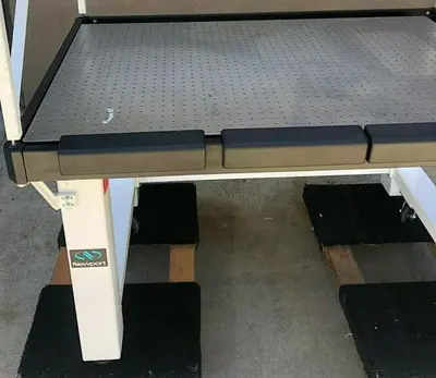 NEWPORT SG-30X48-2 (VH3048W-OPT) ISOLATION TABLE