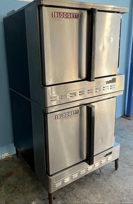75-0181 Blodgett DFG-100 Solid Door Double Stack Gas Convection Oven