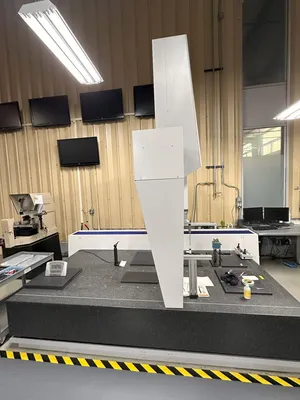 2011 ZEISS Accura Mass 12/24/10 Coordinate Measuring Machines | Machnet (5)