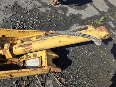 USED 2012 CATERPILLAR 307