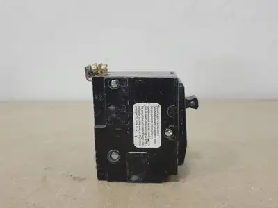 USED SQUARE D QOB330