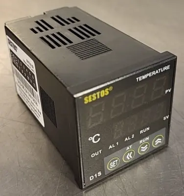 Sestos D1S-2R-24 S/N 5538 Temperature controller D1S-2R-24 (BIN 4.5.4)