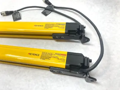 USED KEYENCE GL-R79F LIGHT SAFETY CURTAIN SET