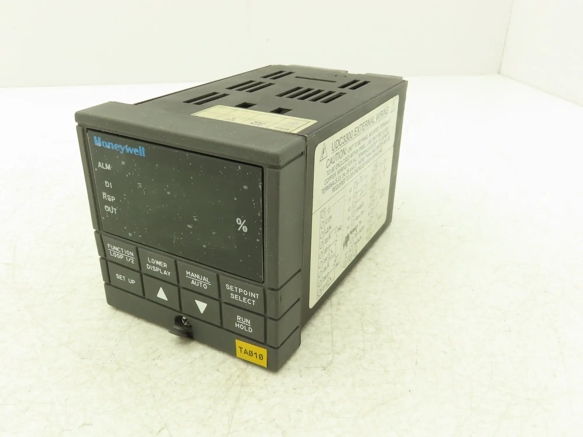Honeywell UDC3300  Digital Temperature Controller DC330B-E0-000-20-000000-00-0
