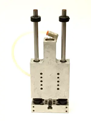 DLT-10-L-B-4 | Destaco  Robohand Internal Air Cylinder Linear Thruster Slide - Used