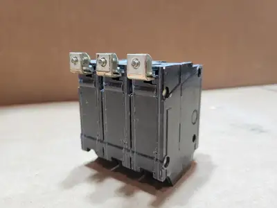 15 Amp, 3 Pole, 240 Volt Circuit Breaker THHQB32015