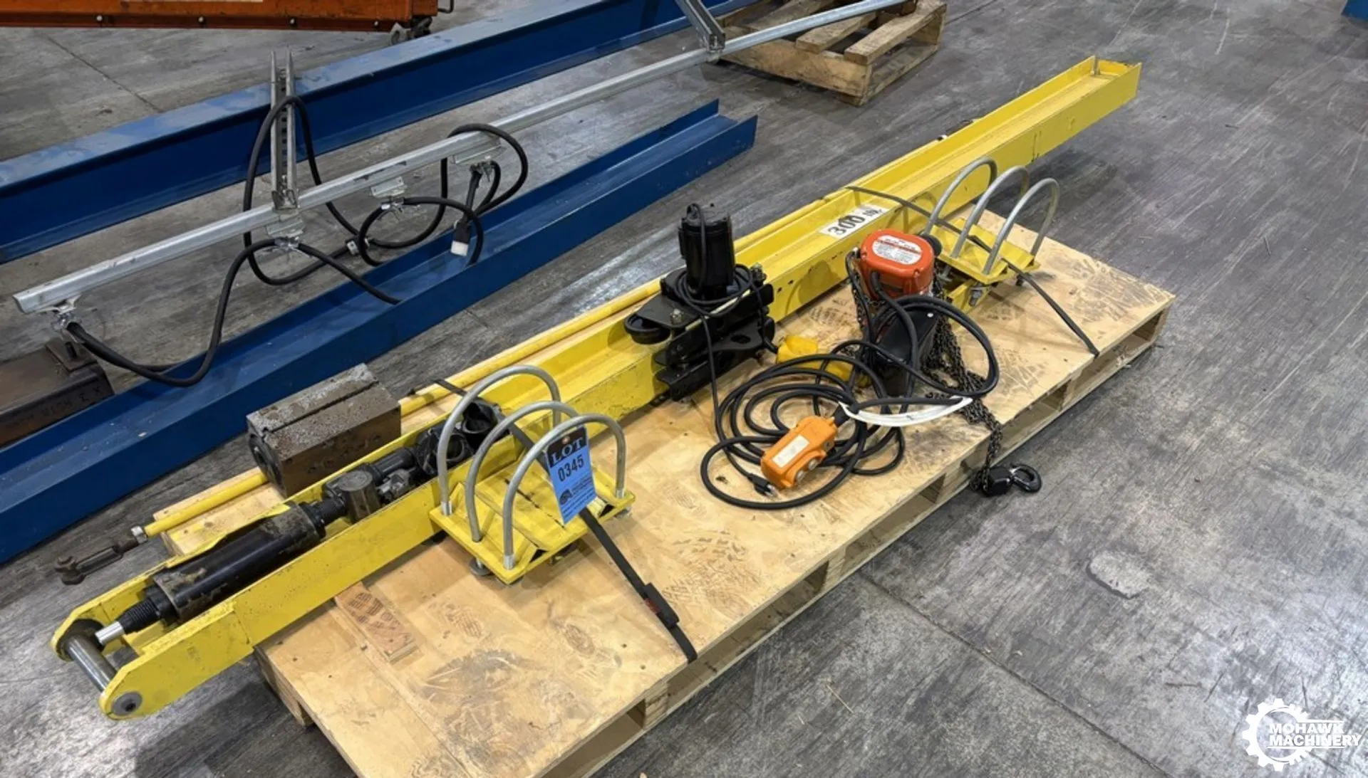 300 LB 10' CAPACITY COLUMN MOUNT JIB CRANE w/ELECTRIC HOIST & TROLLEY