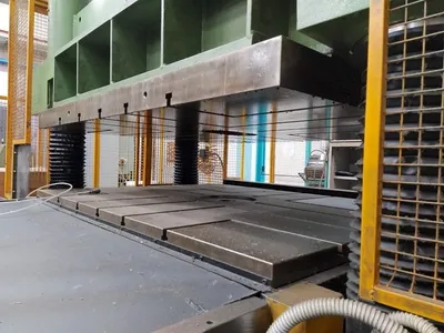 Used UTAS GR4 Molding Presses IT | Gamba Macchine Srl #1281163