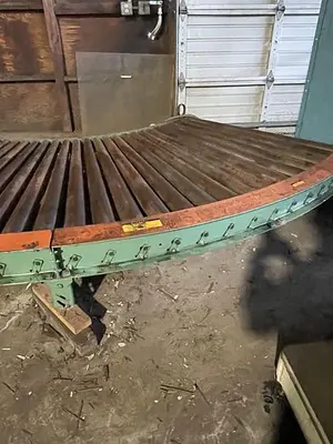 Roach 90 Degree Pallet Conveyor