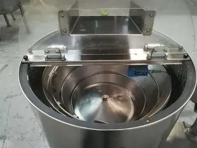 Ozaf model VL2T Stainless Steel Vibratory Cap feeder