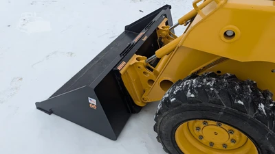 USED 2004 DEERE 240 II