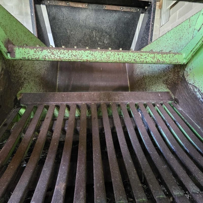 2010 SCHULTE 2500 GIANT Rock Picker | Iron Listing (16)