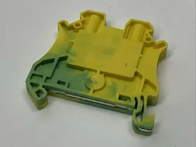 8WH1000-0CG07 | Siemens  Ground Terminal Block Green/Yellow LOT OF 49 - New Other
