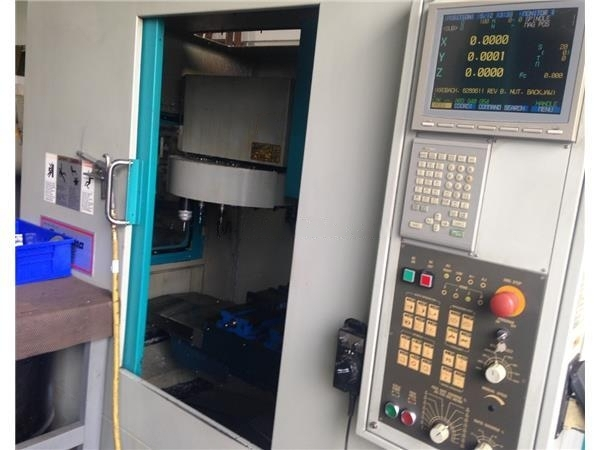 Used 2007 AKIRA-SEIKI PERFORMA-SR-2-CXT Vertical Machining Centers | Deal Makers Machinery #396311