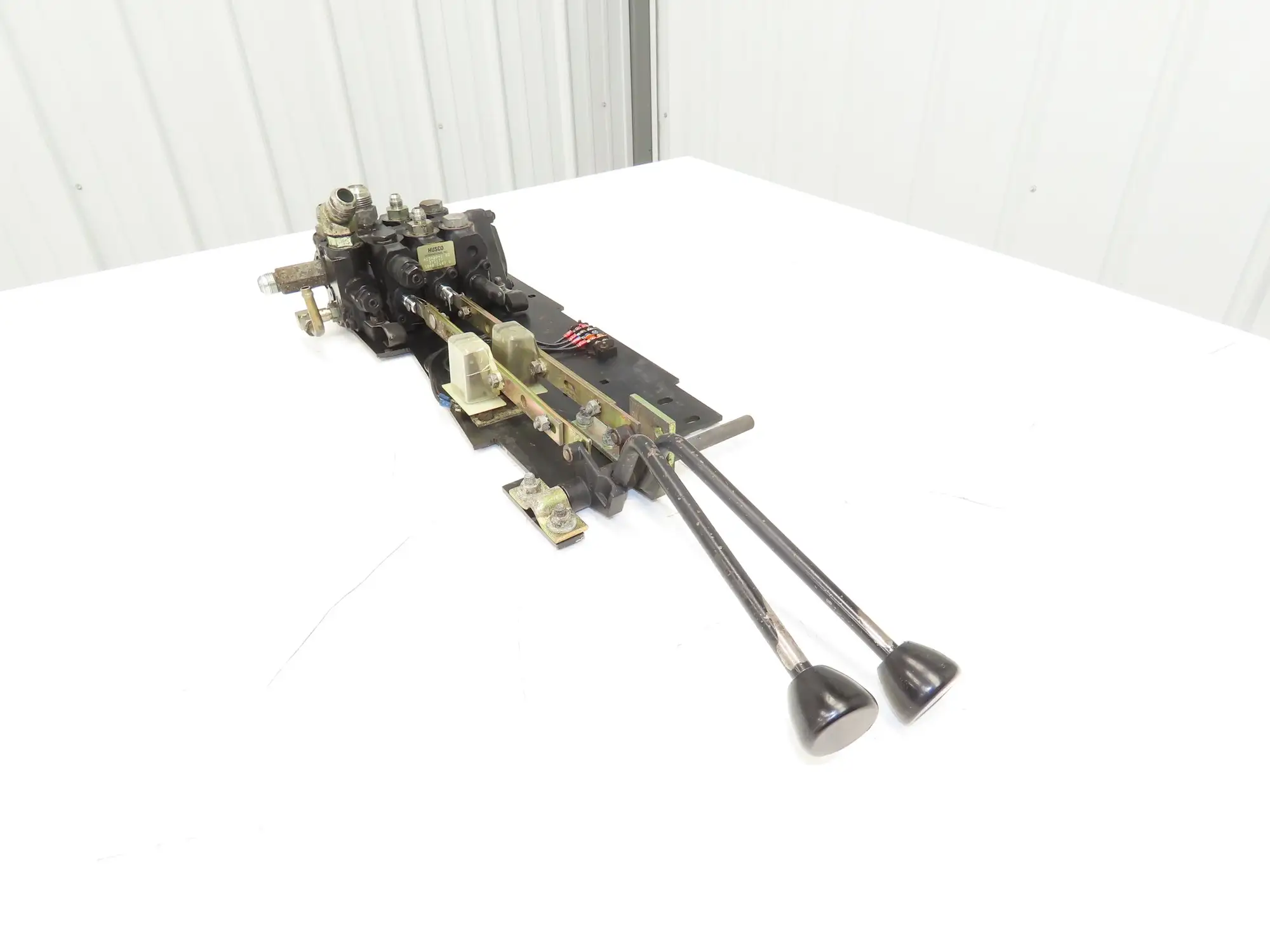 Yale Hydraulic 2-Spool 2 Lever Forklift Mast Control Valve Assembly Off ERC080
