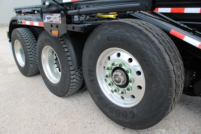New | in-Stock 2027 WESTERN STAR 47X Hooklifts & Roll-Offs Texas US | Roll Off Truck World #1492010