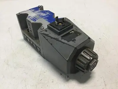 USED VICKERS DG4V-5-2A-M-U7L-H-7-40