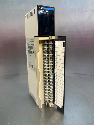 Schneider Automation 140 DDO 153 10 5VDC Out TTL (3B-29)
