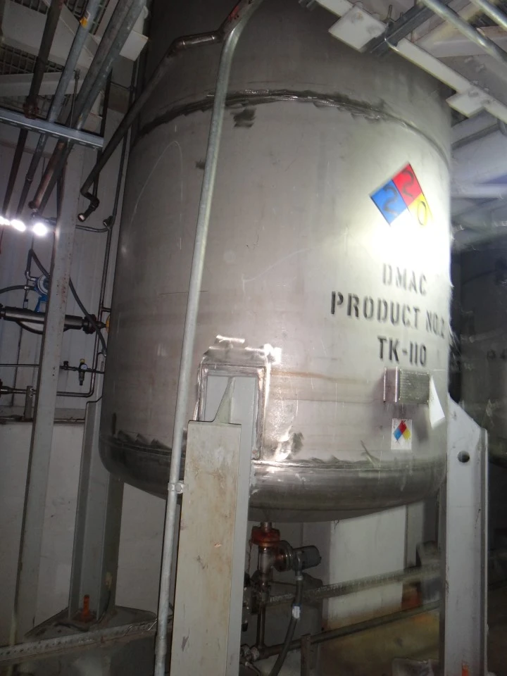 3,000 Gallon 304 Stainless Vertical Tanks