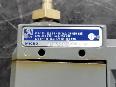 USED MICRO SWITCH BZE6-2RQ