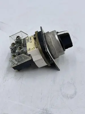 Used ALLEN-BRADLEY ALLEN-BRADLEY 800T-H2 SER T Misc Electrical & Power Parts | ND Industrial Surplus #1212900