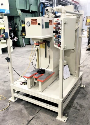 USED 1996 PHOENIX PHOENIX PHN-8 PRESS