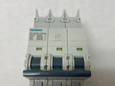 USED SIEMENS MINIATURE CIRCUIT BREAKER 3-POLE 6A TYPE NSJ