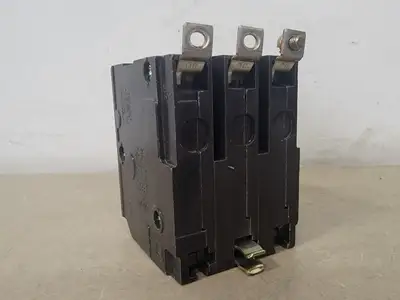 USED SQUARE D QOB330