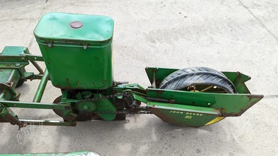 USED JOHN DEERE 80