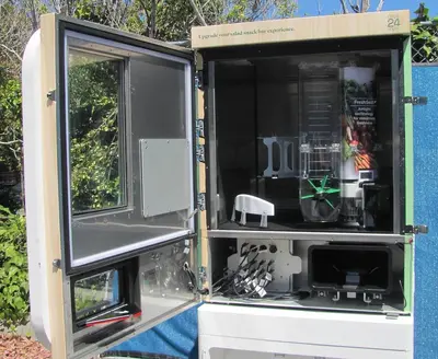 USED CHOWBOTICS SALLY01