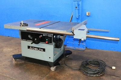 USED 1993 Delta TABLE SAW