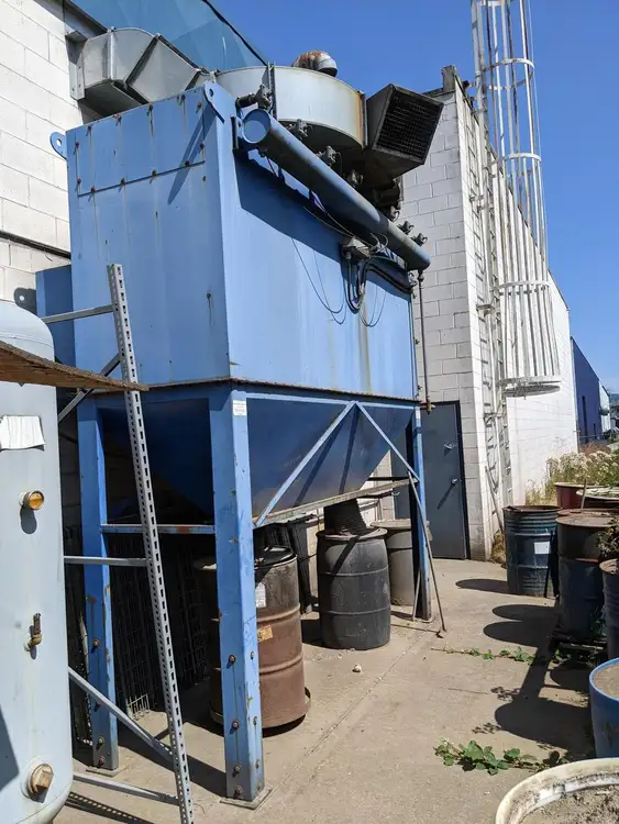 Used 2004 CAMFIL 16D Dust Collectors British Columbia CA | Lenmark #452767