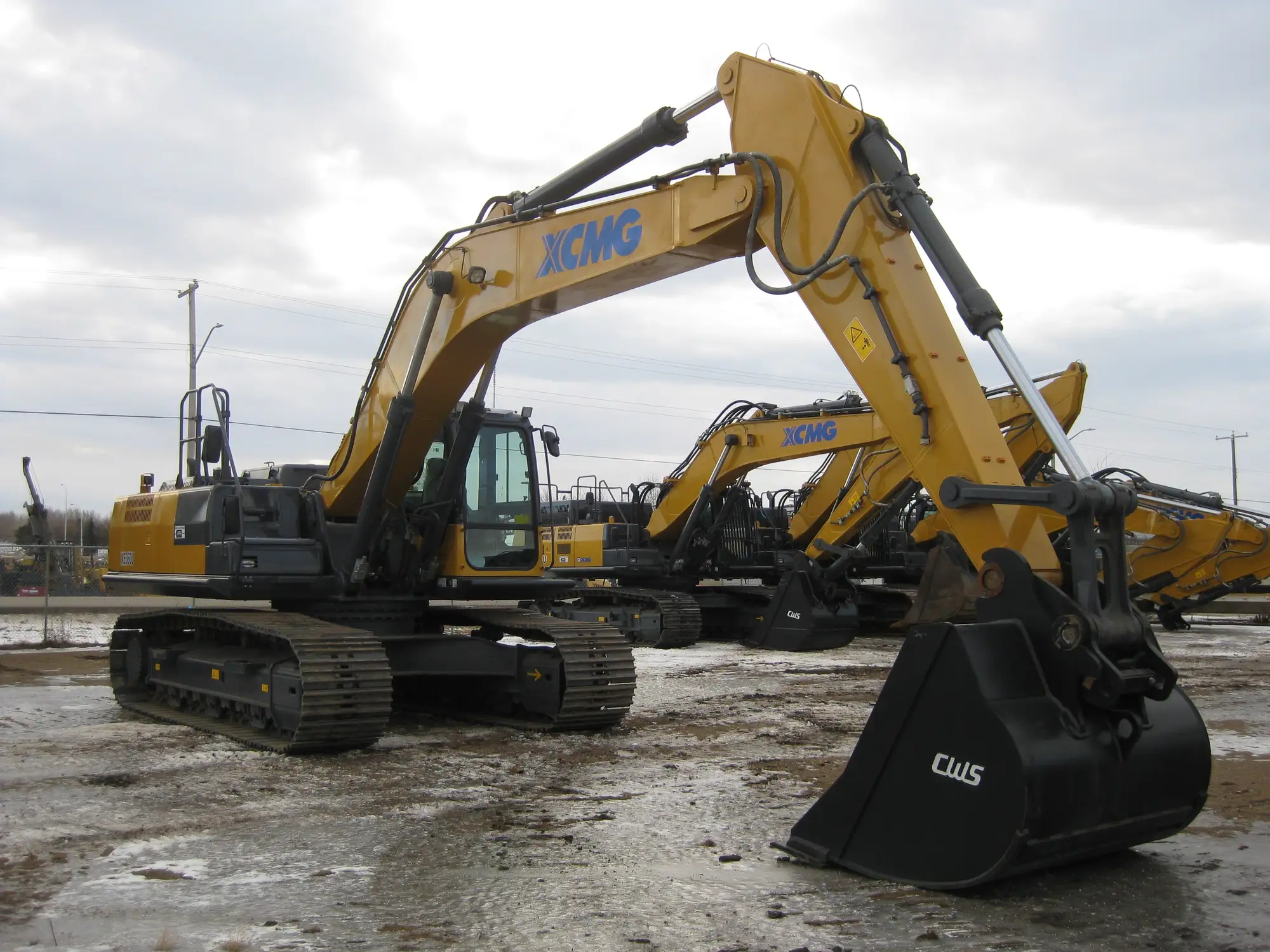 USED 2017 XCMG XE360U