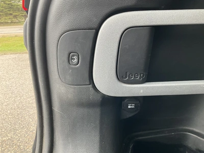 USED 2016 JEEP CHEROKEE