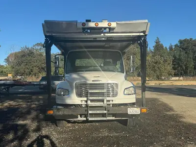 USED 2020 FREIGHTLINER M2 106