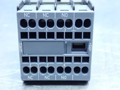 New | in-Stock SIEMENS 3RH29112HA12 Relays & Switches | HGR 24 #739516