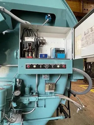 USED 1995 CLEAVER BROOKS CB 200-700