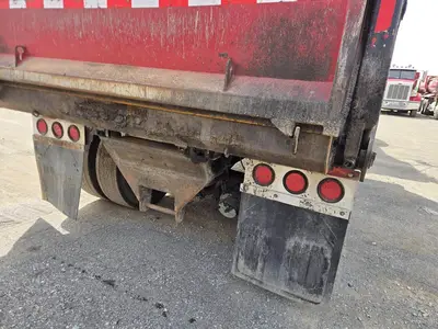 USED 2014 PETERBILT 365