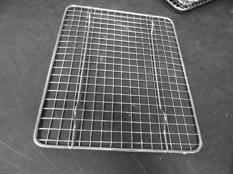 Used Isaac Peoria Used Winco PGW-810 8" x 10" Half-Size Footed Chrome Plated Steel Wire Cooling Rack / Pan Grate C IP Food, Restaurant, & Bakery Parts & Accessories Illinois US | Falcon Restaurant Supply #1376653