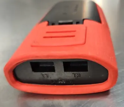 Omega HH801A Dual-Input Handheld Digital Thermometer Loc2D14