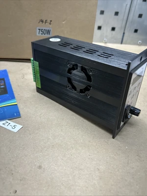 YK-200W/400W/750W Frequency Inverter Single-phase Three-phase 220V Motor Speed