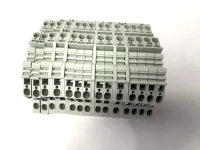 USED ALLEN-BRADLEY IEC TERMINAL BLOCK  LOT OF 14