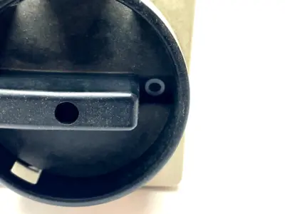 194L-E16-1752 | Allen Bradley  Ser. A Load Switch - Used