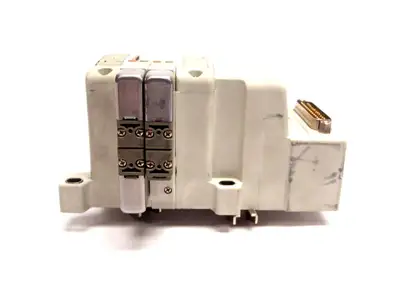 VQC1400N-51 | SMC Connector Mainifold With (2)  Valves 0.1-0.7MPa 2 Valve - Used
