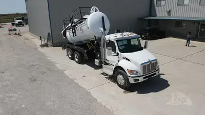 New | in-Stock 2027 PETERBILT 548 Vacuum Truck Texas US | Roll Off Truck World #1492027