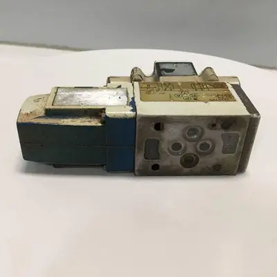 USED VICKERS DG4V30APLT10JAS310