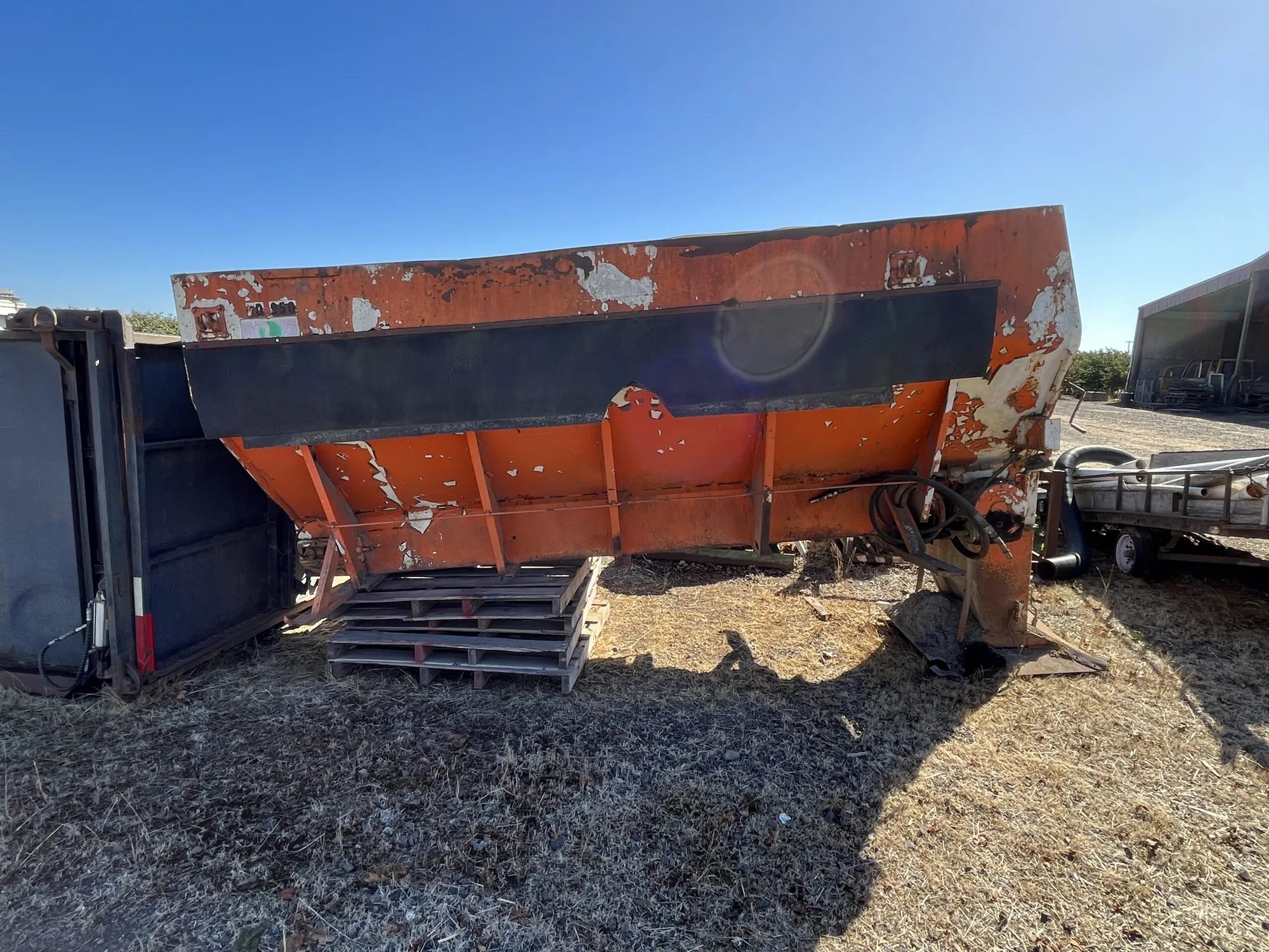 Used _UNKNOWN_ _UNKNOWN_ Dry Spreaders Oregon US | KNM Equipment Sales & Service #1363644