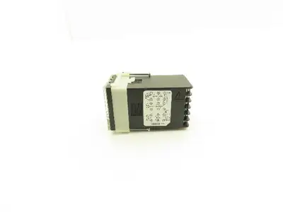 Red Lion PXU20020 Temperature Control 120/240VAC 5VA Ver 1.53